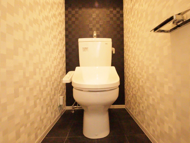 トイレ　※別室の参考写真の為、現況優先です。