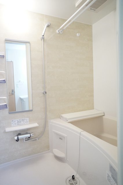 バス・シャワールーム　追い焚き機能・浴室乾燥機付きバスルーム♪