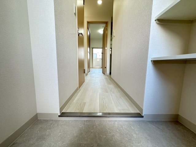 玄関　詳細は、RISUMO江坂本店までお問合せください♪