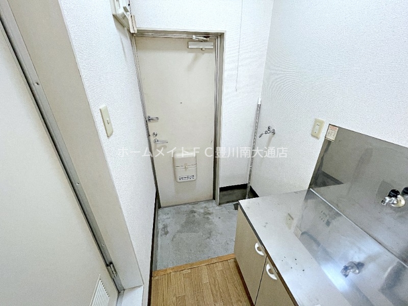 玄関　同型別部屋写真