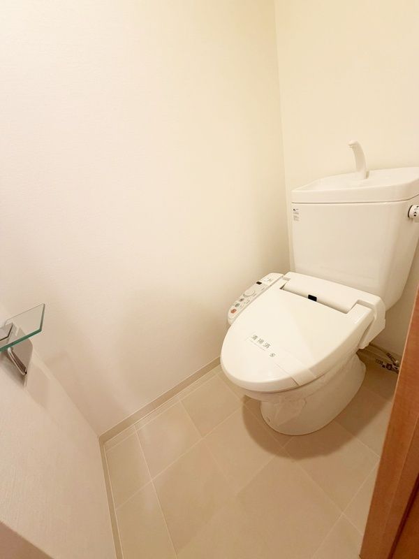 トイレ　写真は同タイプ別部屋のものとなります。