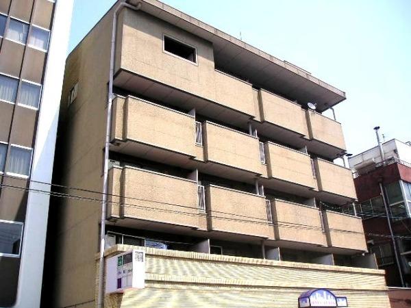 建物外観　5階建てですがＥＶあり楽です