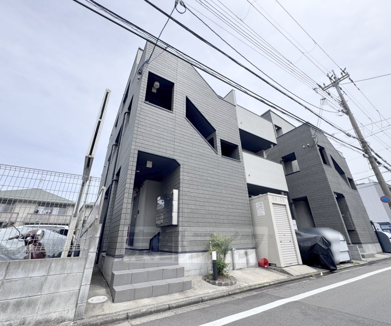 建物外観　綺麗な印象ですね！