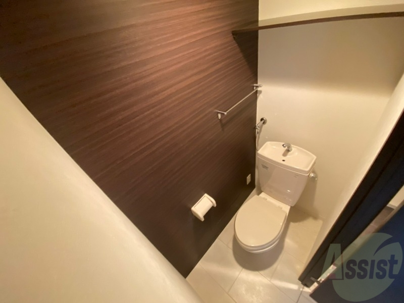 トイレ　こちらはトイレです。清潔感があり、安心して使用できます。