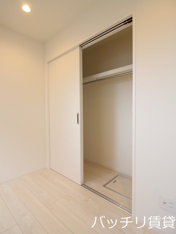 収納　別号室タイプの為、現状を優先致します。