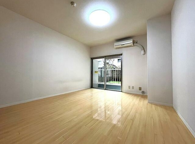 居室・リビング　広々室内