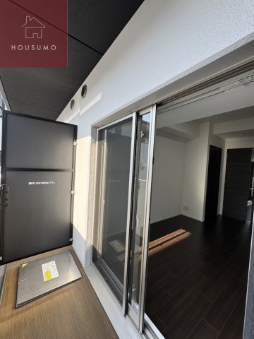 バルコニー　暖かな日差しのふりそそぐバルコニー