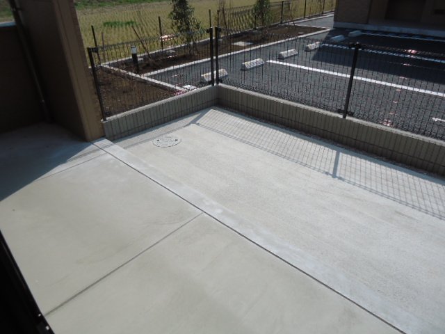 バルコニー　専用庭