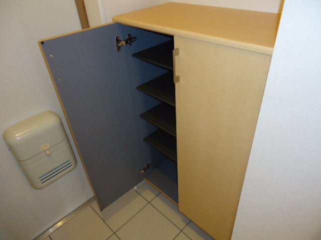 収納　玄関下駄箱