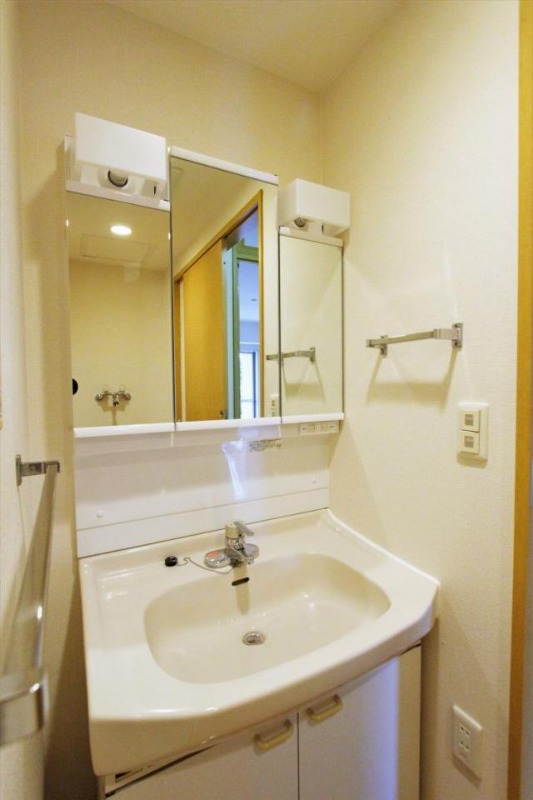 洗面設備　独立洗面台です♪