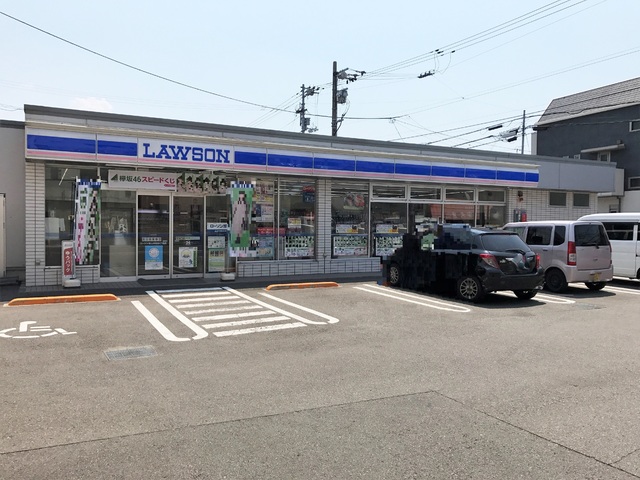 コンビニ　ローソン松山中村四丁目店（コンビニ）まで66m