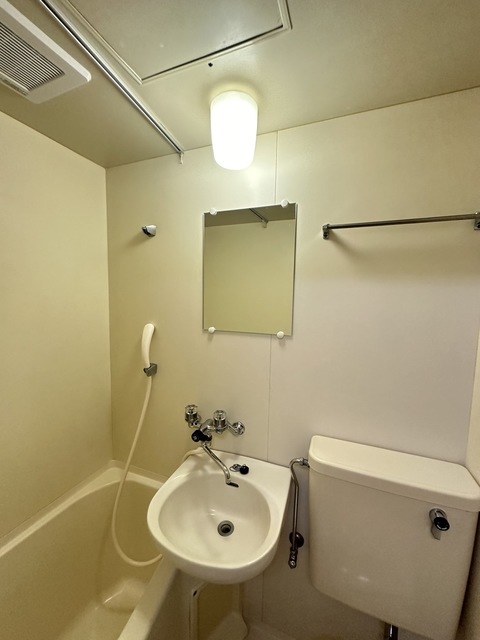 洗面設備　別部屋参考写真です