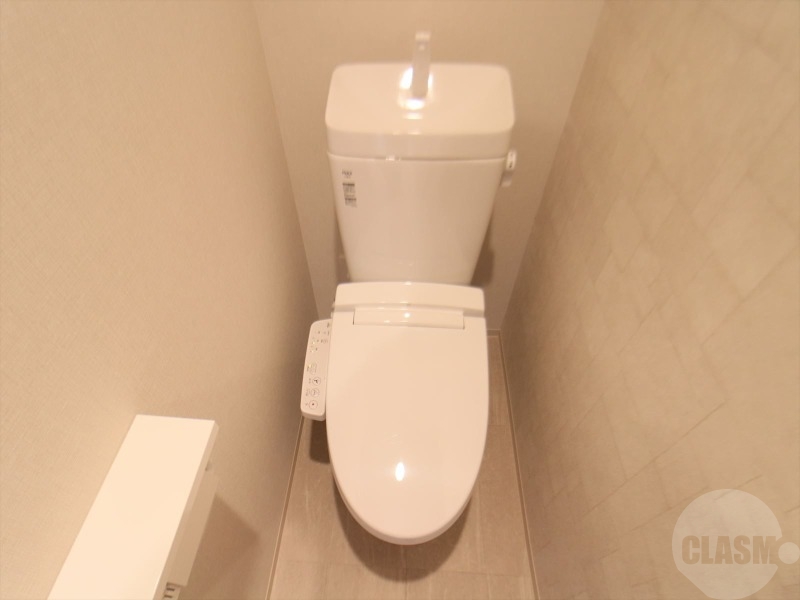 トイレ　温水洗浄便座