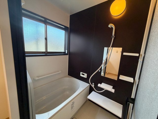 バス・シャワールーム　広くて清潔でゆったりくつろげるバスルーム