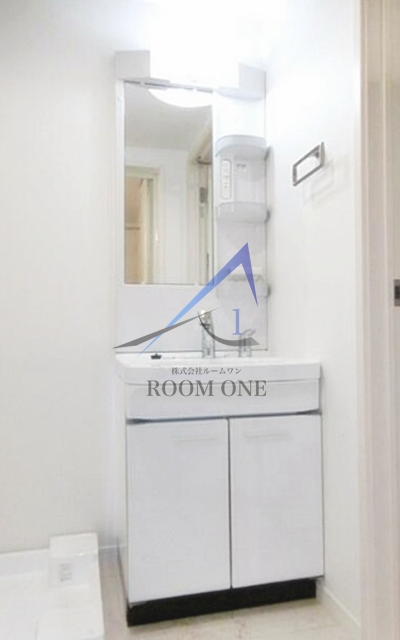 洗面設備　独立洗面台です。