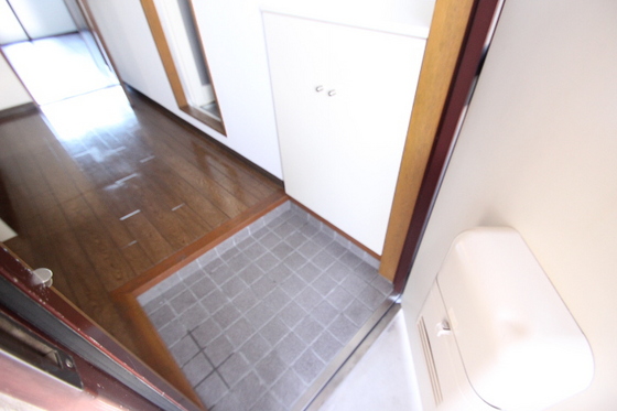玄関　※別部屋の写真です