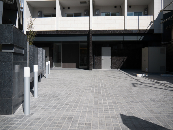 エントランス　建物の内部です