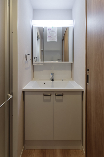 洗面設備　※写真は同タイプ住戸です。