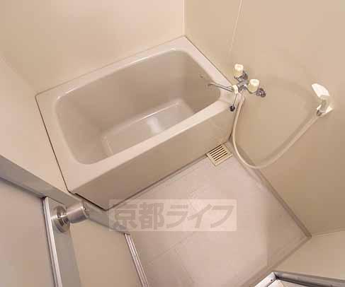 バス・シャワールーム　広々としたお風呂です。