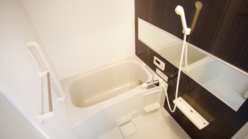 バス・シャワールーム　浴室乾燥機付き！