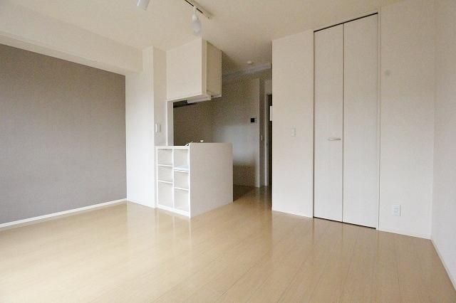 居室・リビング　★奥行きのあるお部屋です★