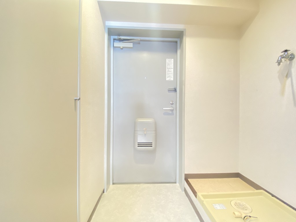 玄関　リベルター　玄関