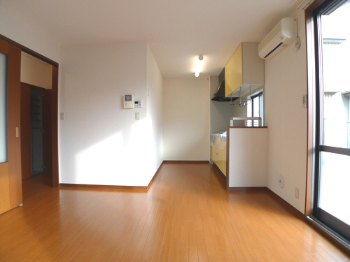 居室・リビング　※リフォーム中のため同棟別室写真