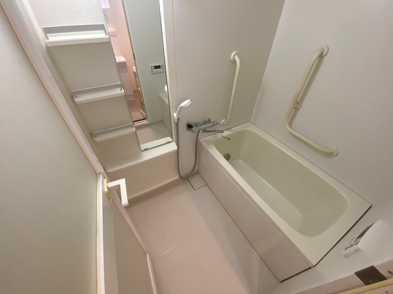 バス・シャワールーム　※反転別部屋参考写真