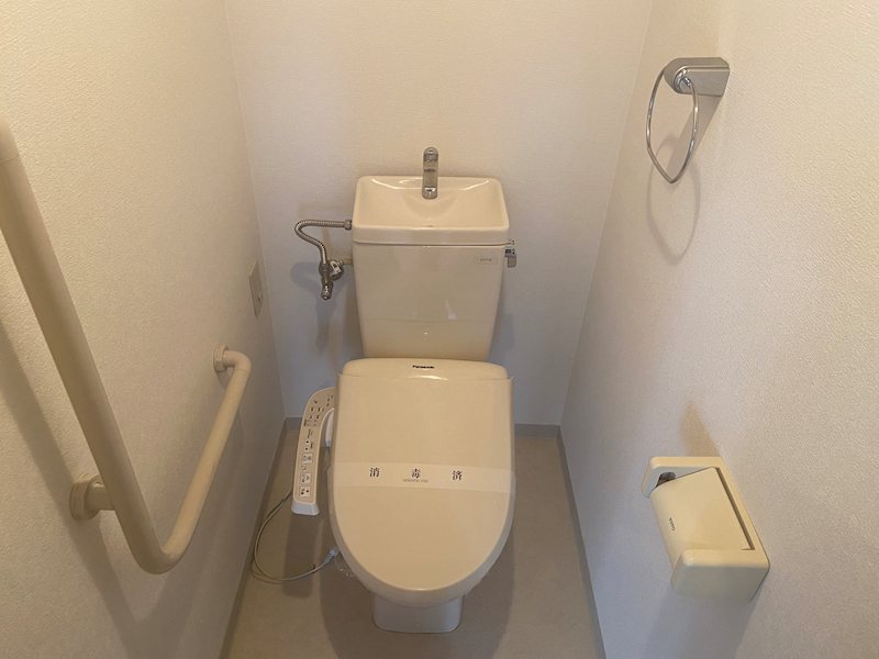 トイレ　※反転別部屋参考写真