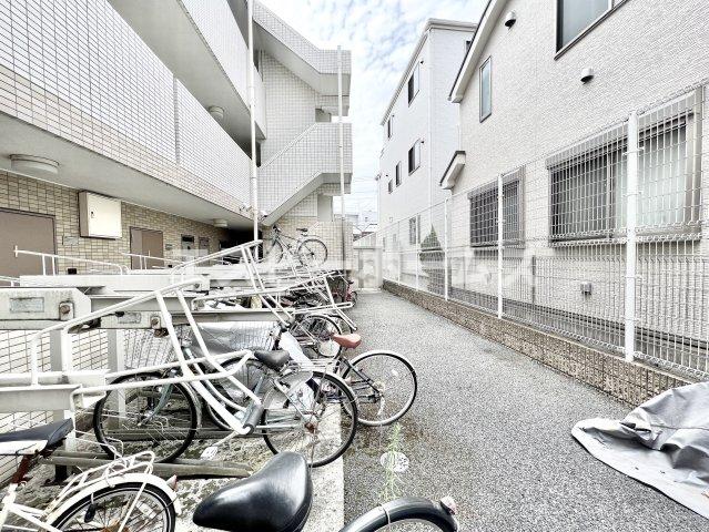 東京メトロ有楽町線 地下鉄赤塚駅 徒歩5分 3階建 築21年の外観写真