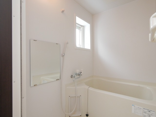 バス・シャワールーム　同物件、別室のお写真です。