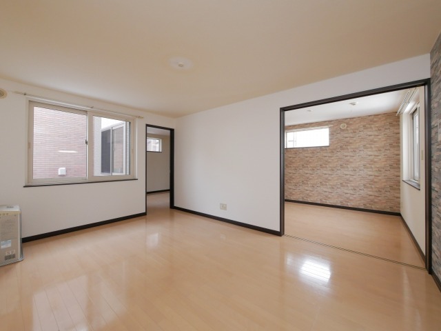 居室・リビング　同物件、別室のお写真です。