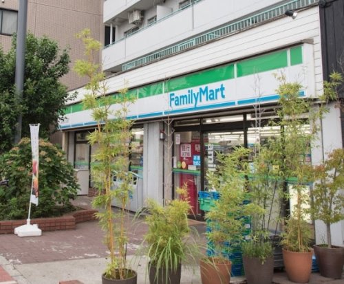コンビニ　ファミリーマート 本所立川三丁目店（コンビニ）まで300m