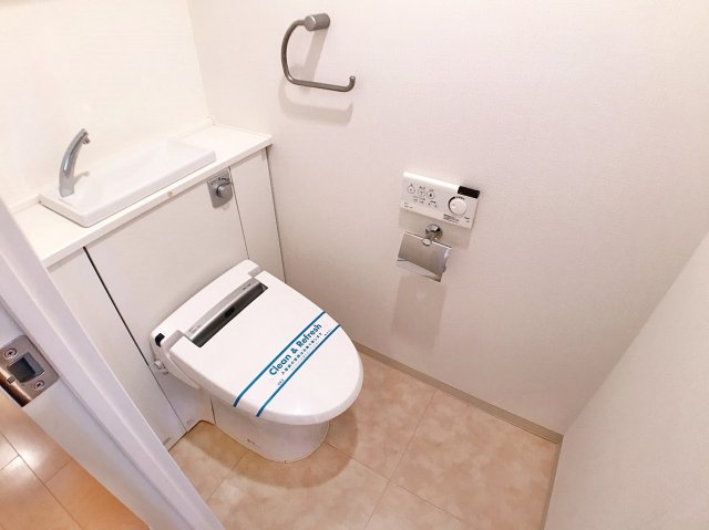 トイレ　※このお写真は同物件の別のお部屋のお写真です。現状優先