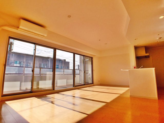 居室・リビング　※このお写真は同物件の別のお部屋のお写真です。現状優先