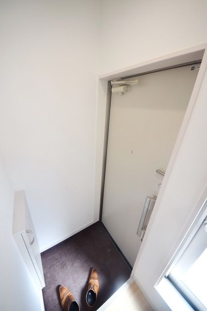 玄関　※同施工会社参考写真※