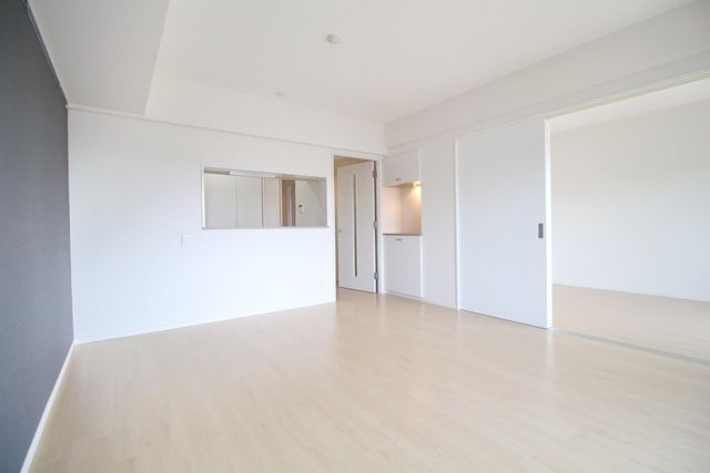 居室・リビング　※別部屋参考写真です