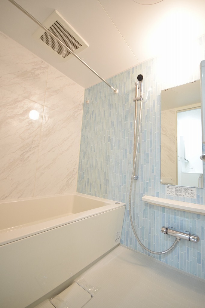 バス・シャワールーム　話題のマイクロバブル機能付き！