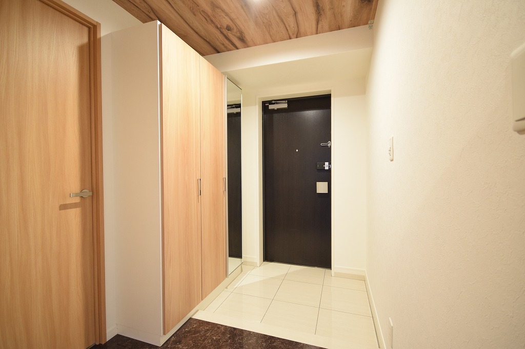 玄関　同タイプ　別室参照