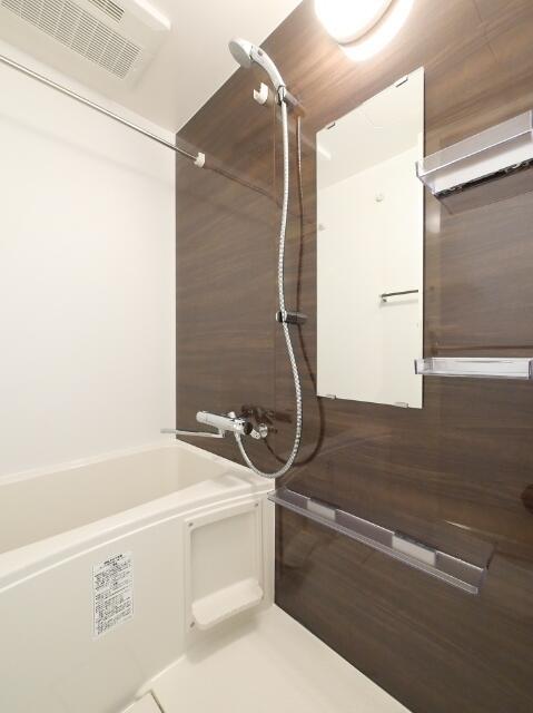 バス・シャワールーム　?