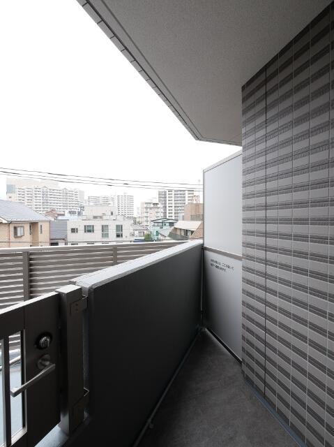 バルコニー　?
