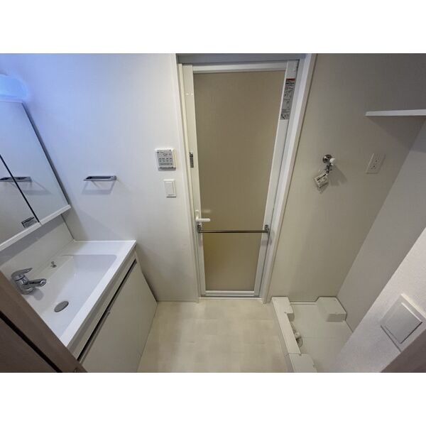 洗面設備　図面と現状が異なる場合は現状優先となります。