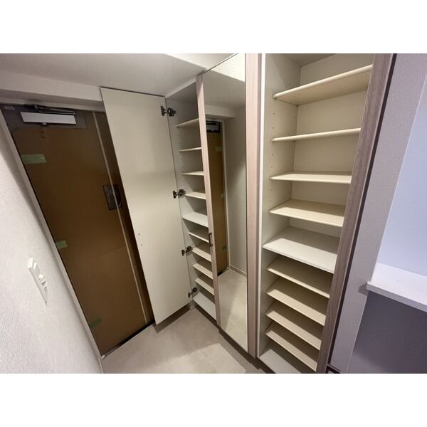 玄関　図面と現状が異なる場合は現状優先となります。