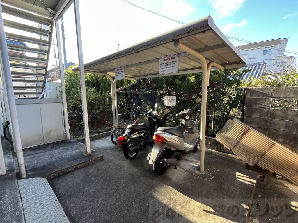 駐車場　駐車場