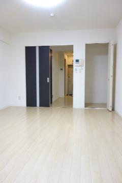 居室・リビング　室内