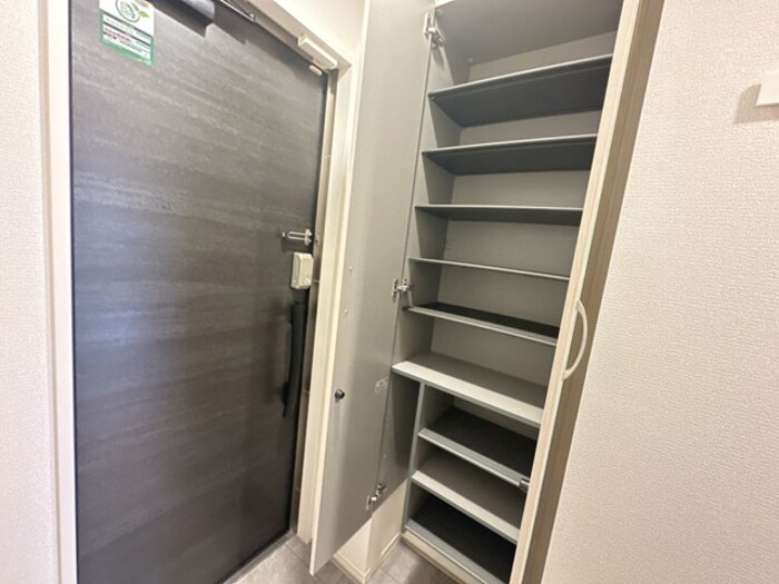 収納　シューズボックス