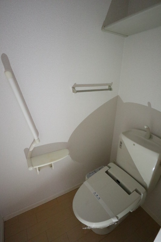 トイレ　※別号室参考写真