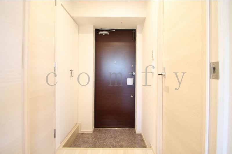 玄関　ダブルロックの玄関