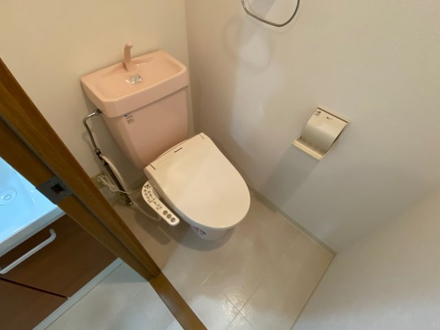 トイレ　ゆったりとした空間のトイレです