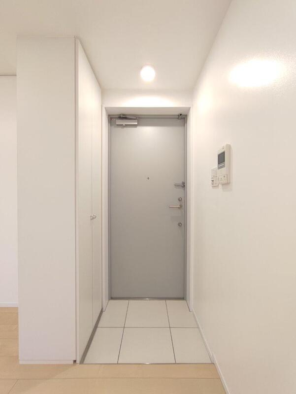 玄関　※別部屋参考写真